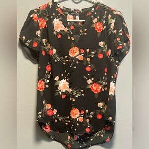 41 HAWTHORN Tiffany Tulip Sleeve  Floral Blouse.           Size Small Petite